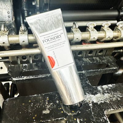 Foundry 100g Tube - Rubber Replacement - Pantone 032 Red - Image 3