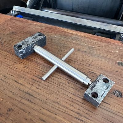 Double ended quoin key